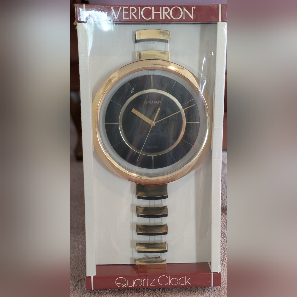 Gold and Black Quartz Vintage Wall Clock